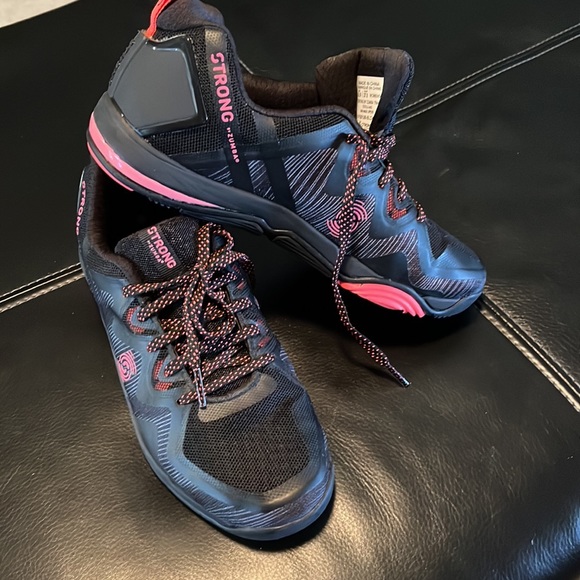 Strong Zumba shoes - Picture 2 of 8